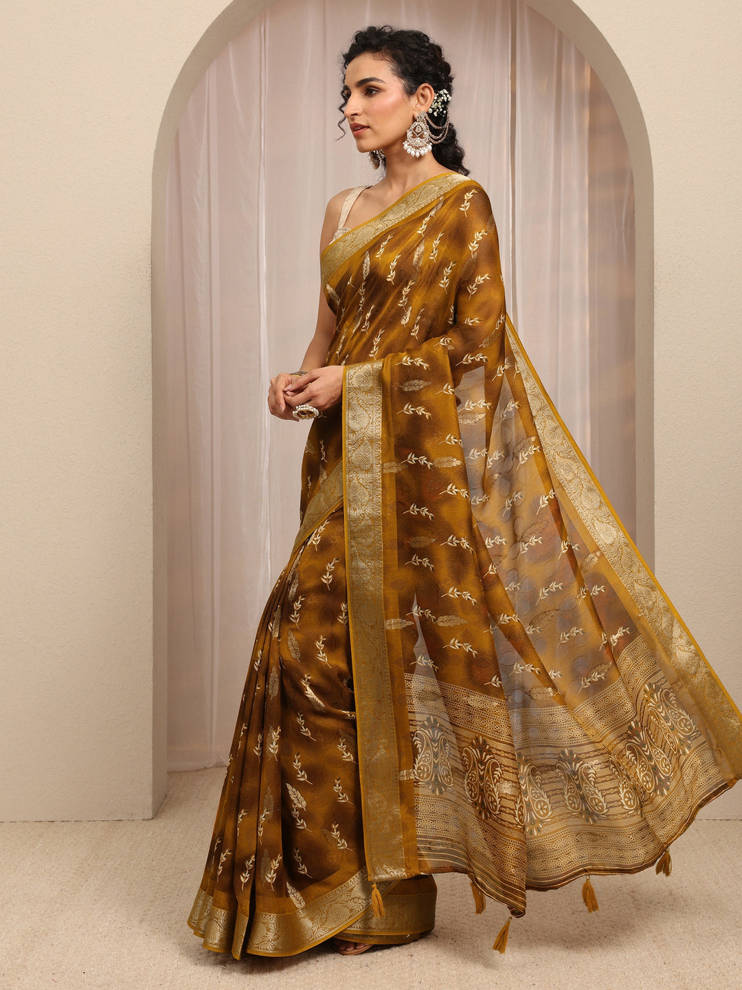  Mustard Floral Printed Silk Blend Saree With Unstitched Blouse Piece 