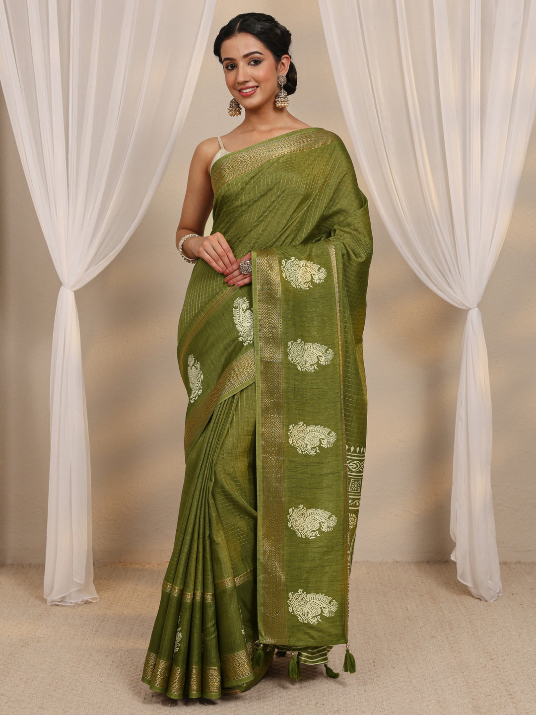  Olive Checkered Silk Blend Saree With Unstitched Blouse Piece 