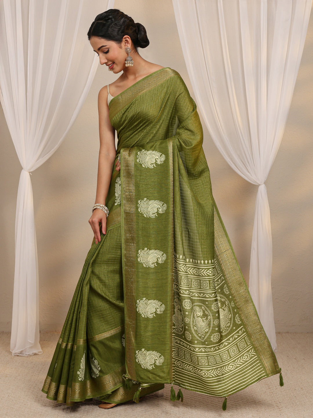  Olive Checkered Silk Blend Saree With Unstitched Blouse Piece 