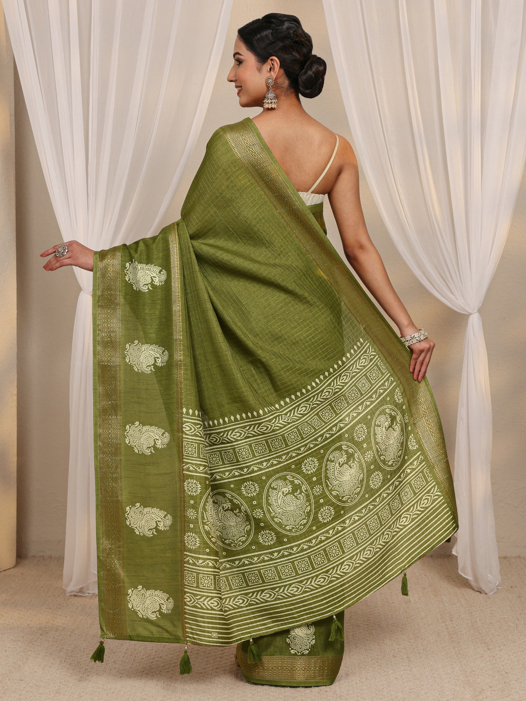  Olive Checkered Silk Blend Saree With Unstitched Blouse Piece 