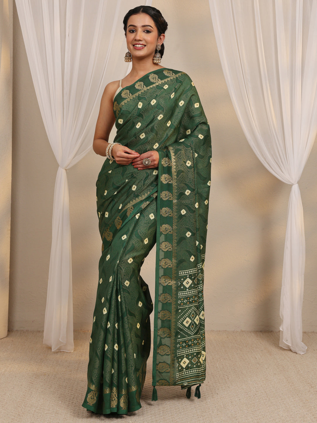  Green Bandhani Printed Silk Blend Saree With Unstitched Blouse Piece 