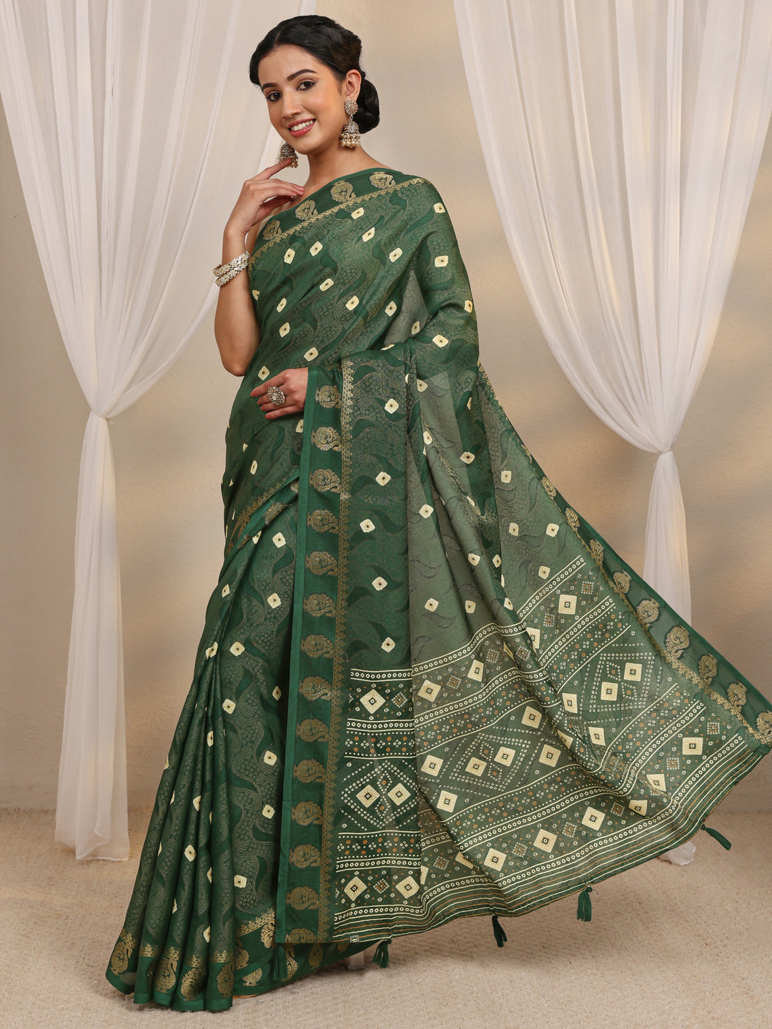  Green Bandhani Printed Silk Blend Saree With Unstitched Blouse Piece 