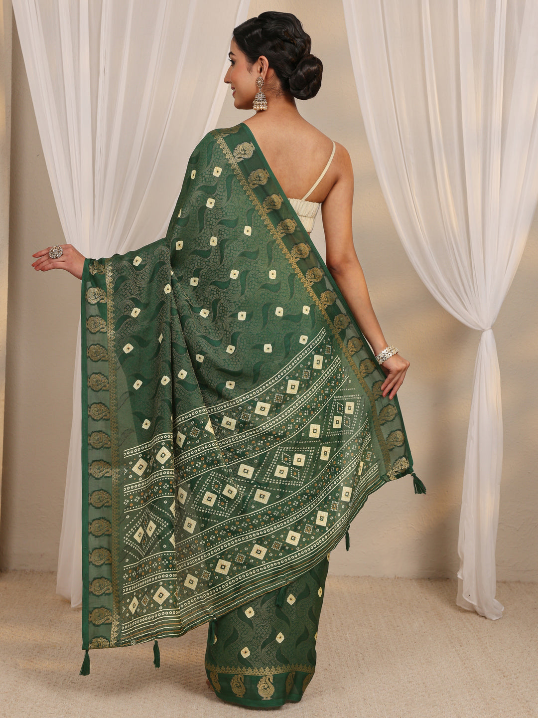  Green Bandhani Printed Silk Blend Saree With Unstitched Blouse Piece 