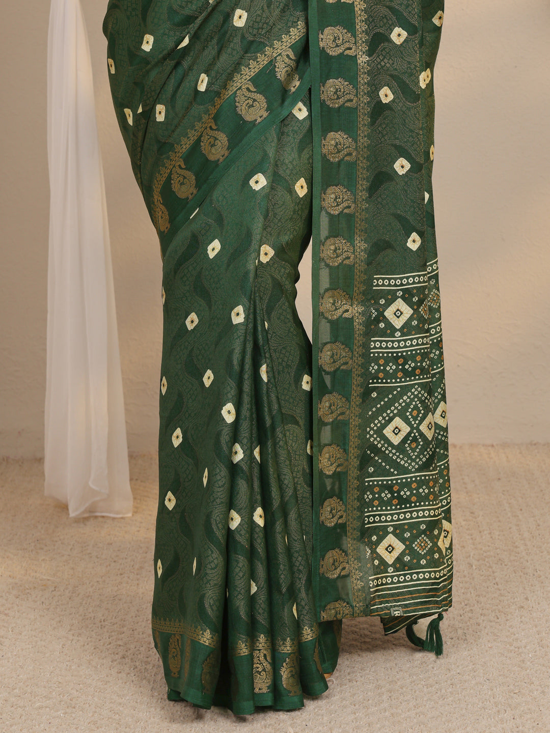  Green Bandhani Printed Silk Blend Saree With Unstitched Blouse Piece 