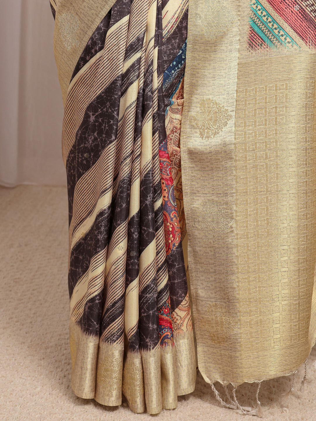  Multi Ethnic Motifs Printed Silk Blend Saree 
With Unstitched Blouse Piece 