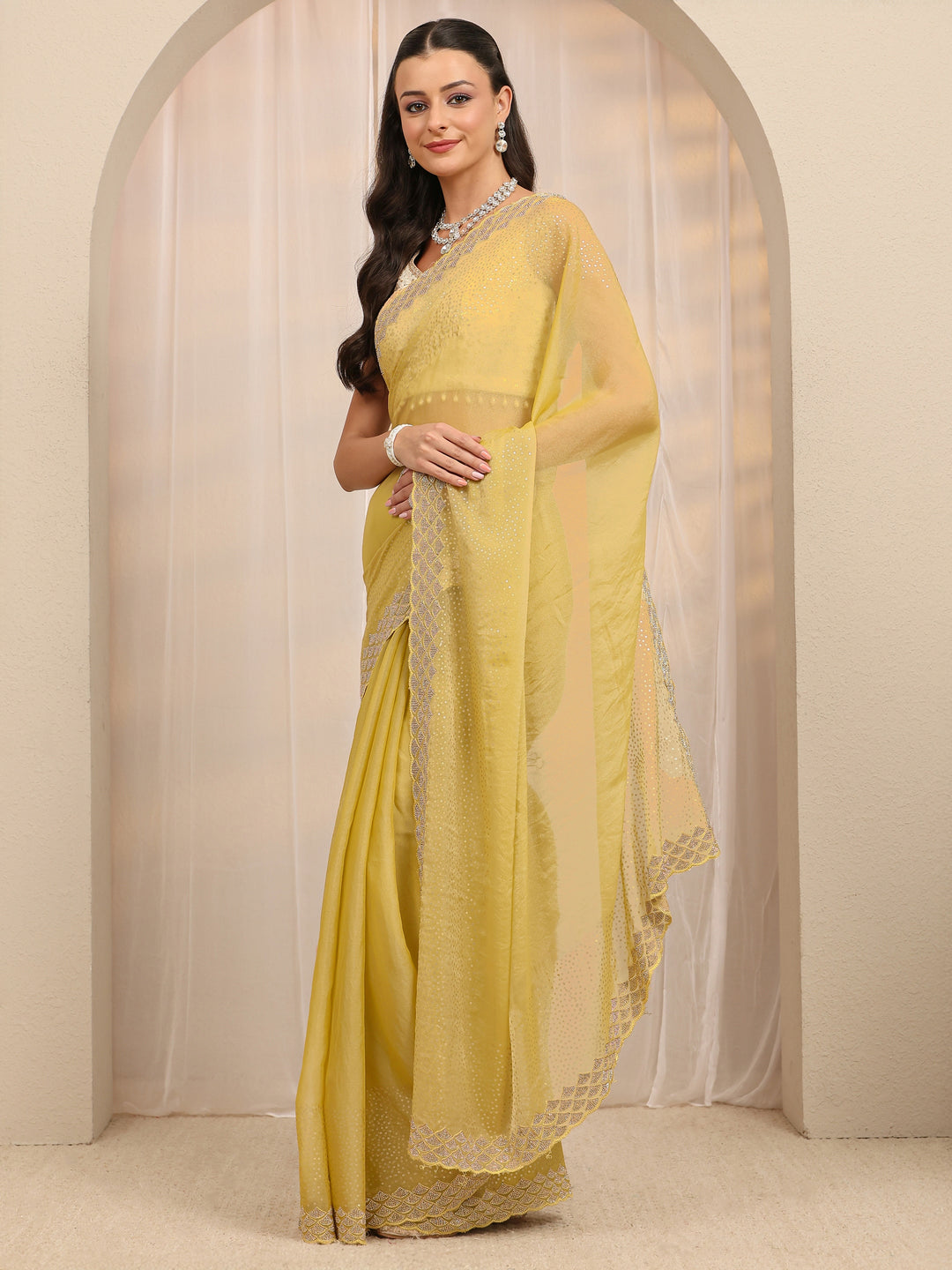  Green Embellished Silk Blend Saree 
With Unstitched Blouse Piece 