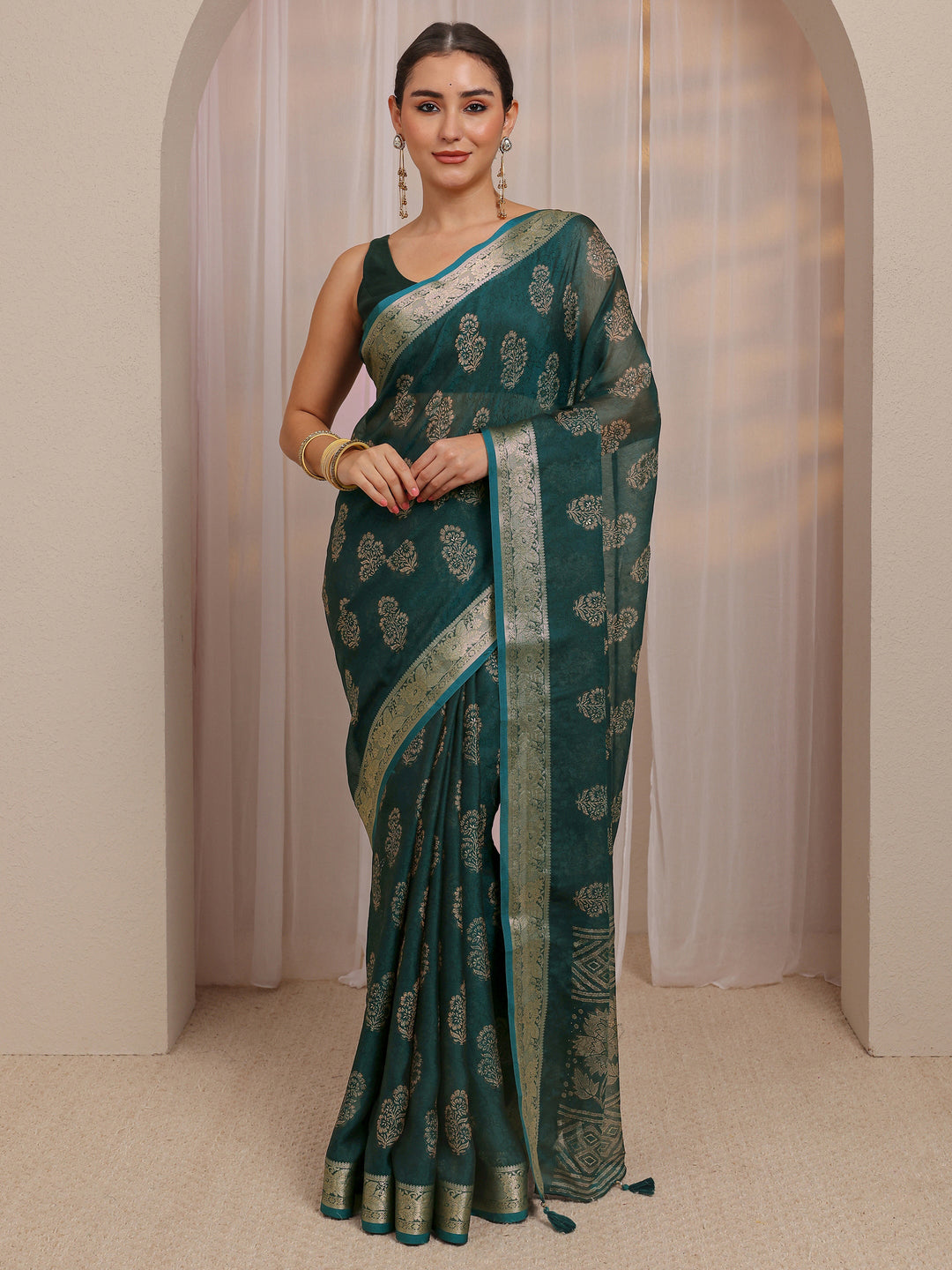  Blue Floral Print Jacquard  Silk Blend Saree 
With Unstitched Blouse Piece 