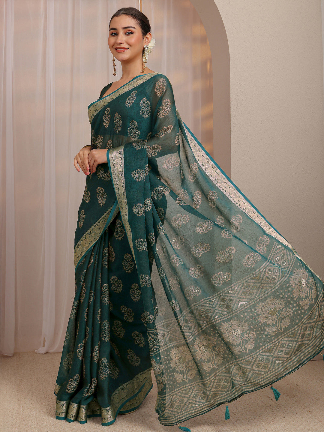  Blue Floral Print Jacquard  Silk Blend Saree 
With Unstitched Blouse Piece 