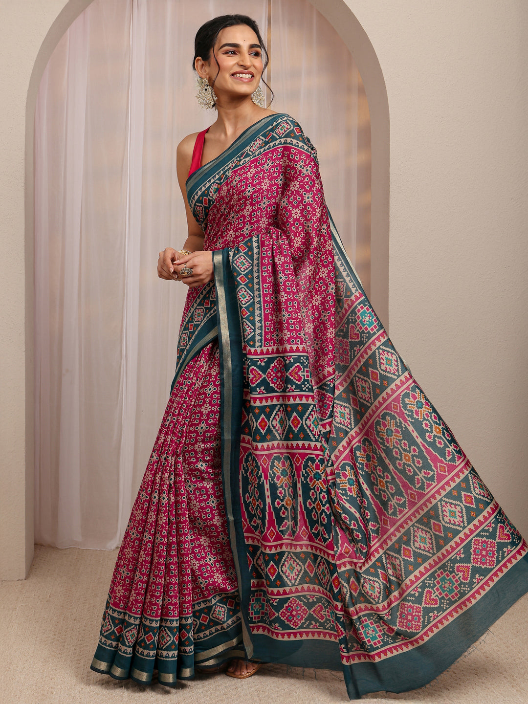  Pink Ethnic Printed Silk Blend Saree With Unstitched Blouse Piece 