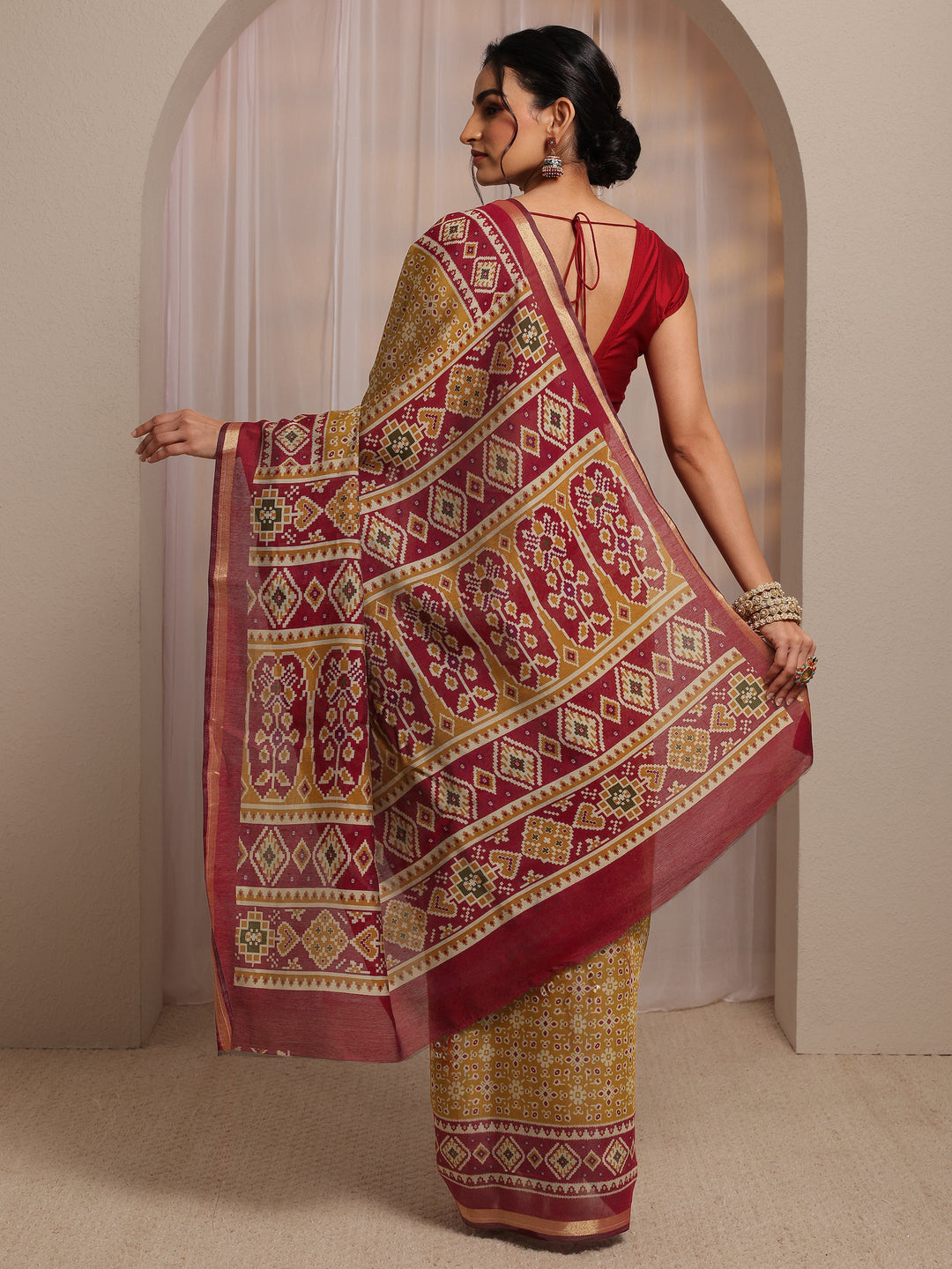  Mustard Ethnic Motif Printed Silk Blend Saree With Unstitched Blouse Piece 