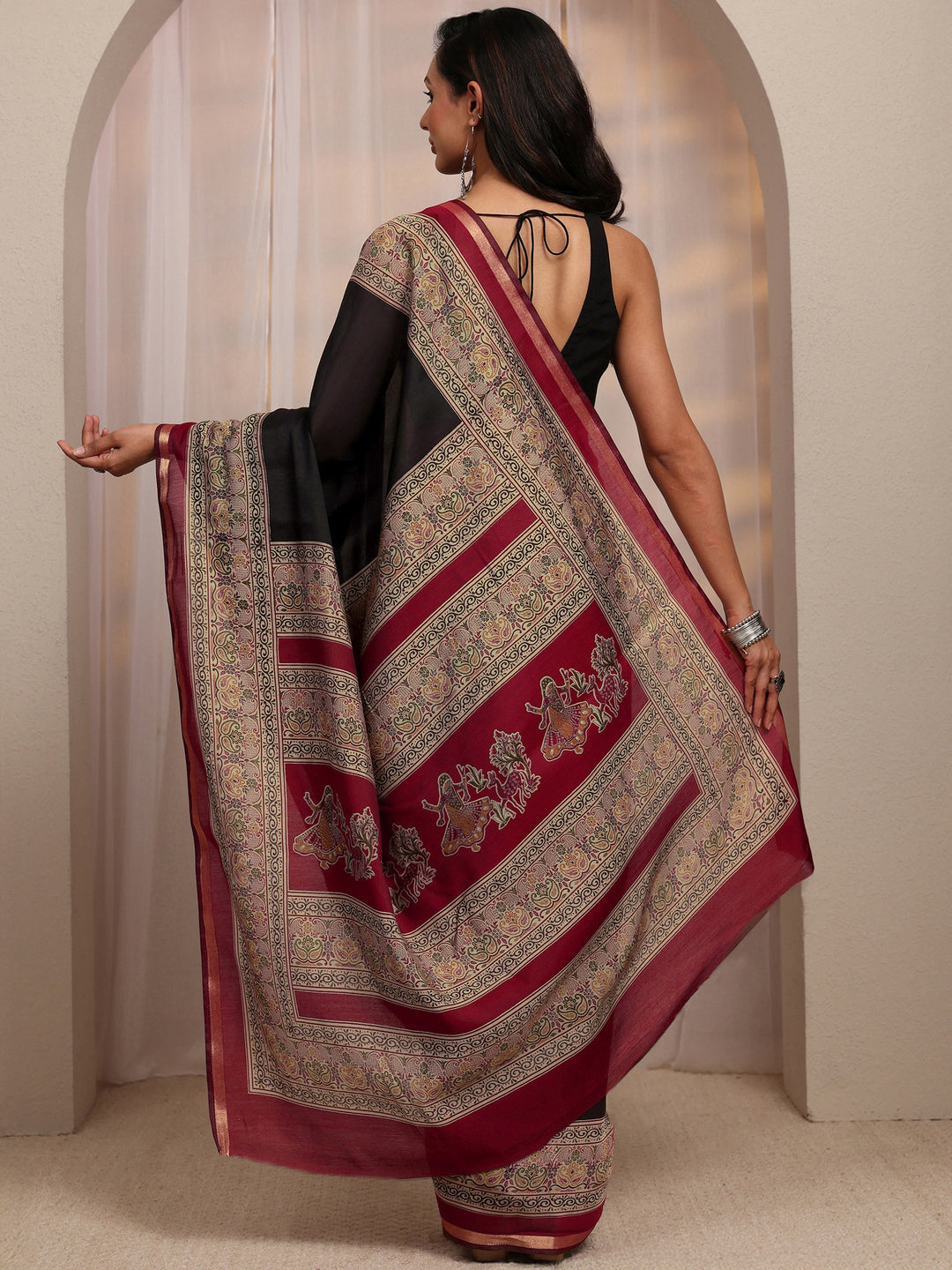  Black Solid Silk Blend Saree With Unstitched Blouse Piece 