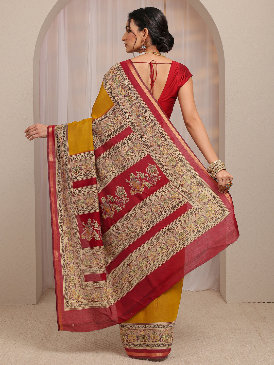 Mustard Solid Silk Blend Saree With Unstitched Blouse Piece 