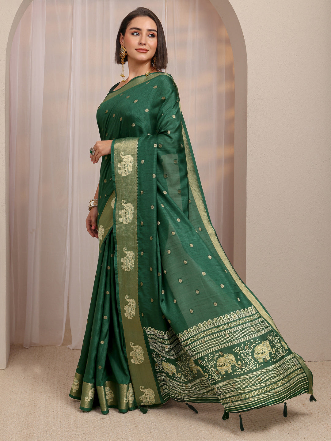  Green Woven Design Silk Blend Saree 
With Unstitched Blouse Piece 