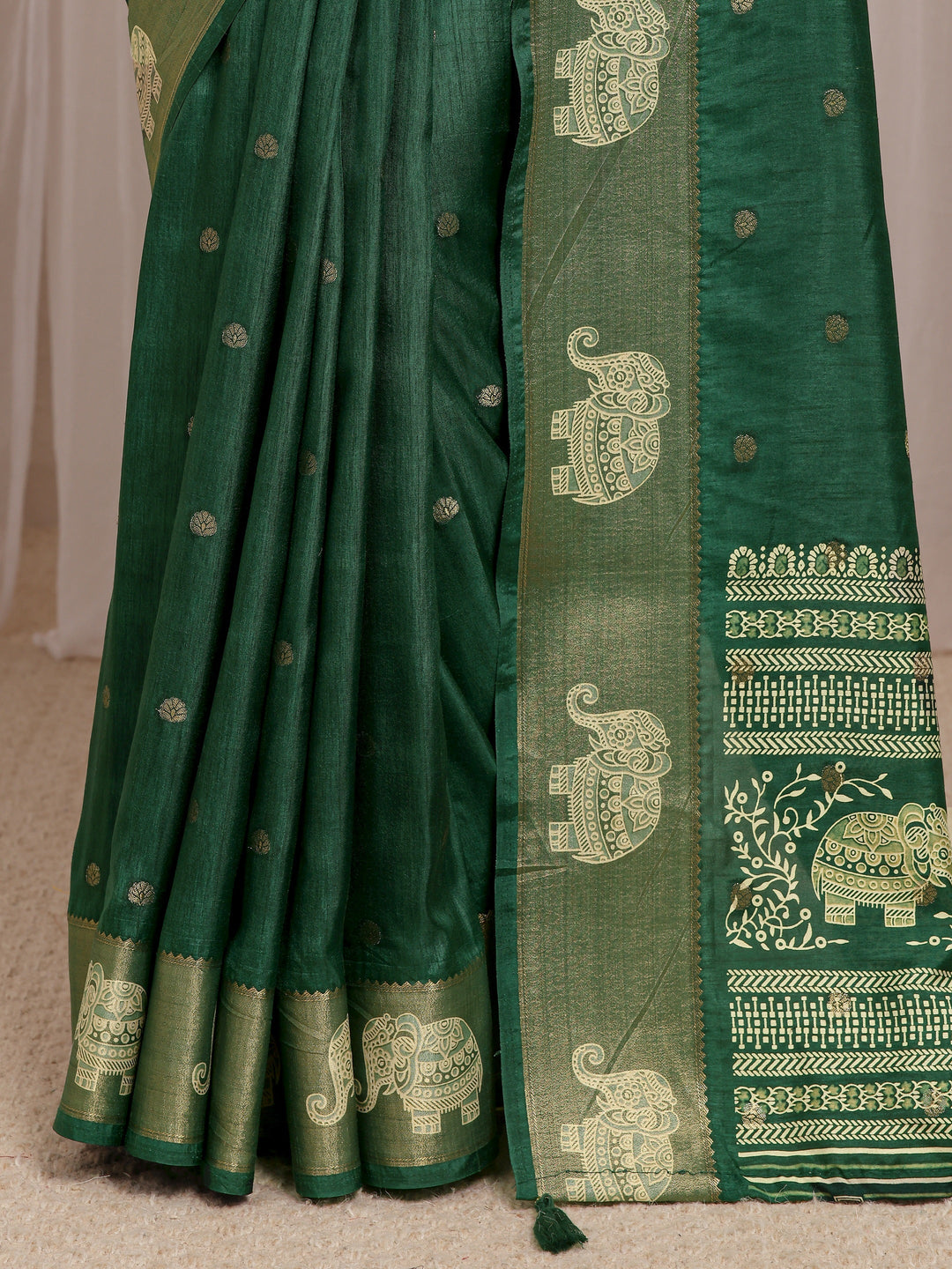  Green Woven Design Silk Blend Saree 
With Unstitched Blouse Piece 
