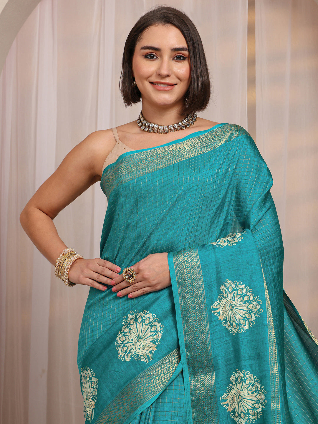  Green Checked Printed Pallu  Silk Blend Saree With Unstitched Blouse Piece 