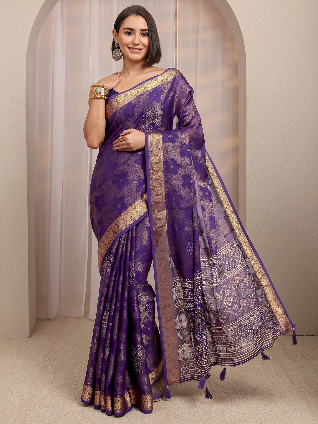  Purple Floral Woven Design Jacquard Silk Blend Saree With Unstitched Blouse Piece 