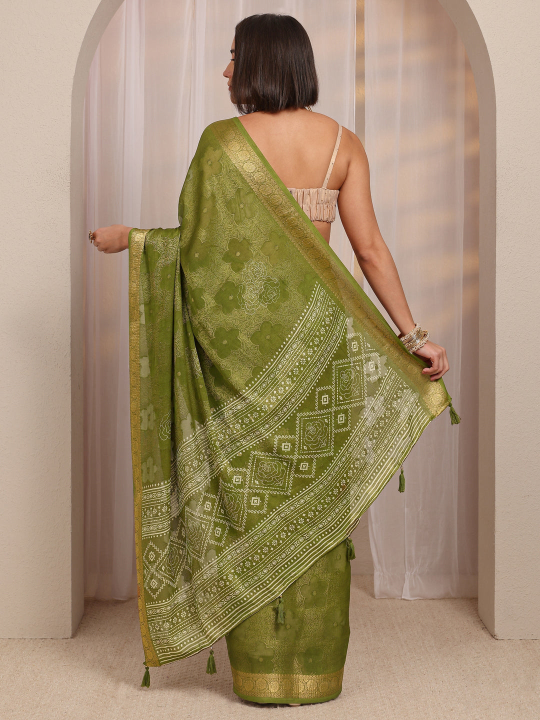  Green Floral Woven Design Jacquard Silk Blend Saree With Unstitched Blouse Piece 