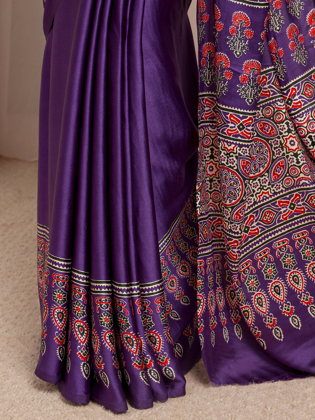  Purple Ethnic Motifs Prined Silk Blend Saree With Unstitched Blouse Piece 