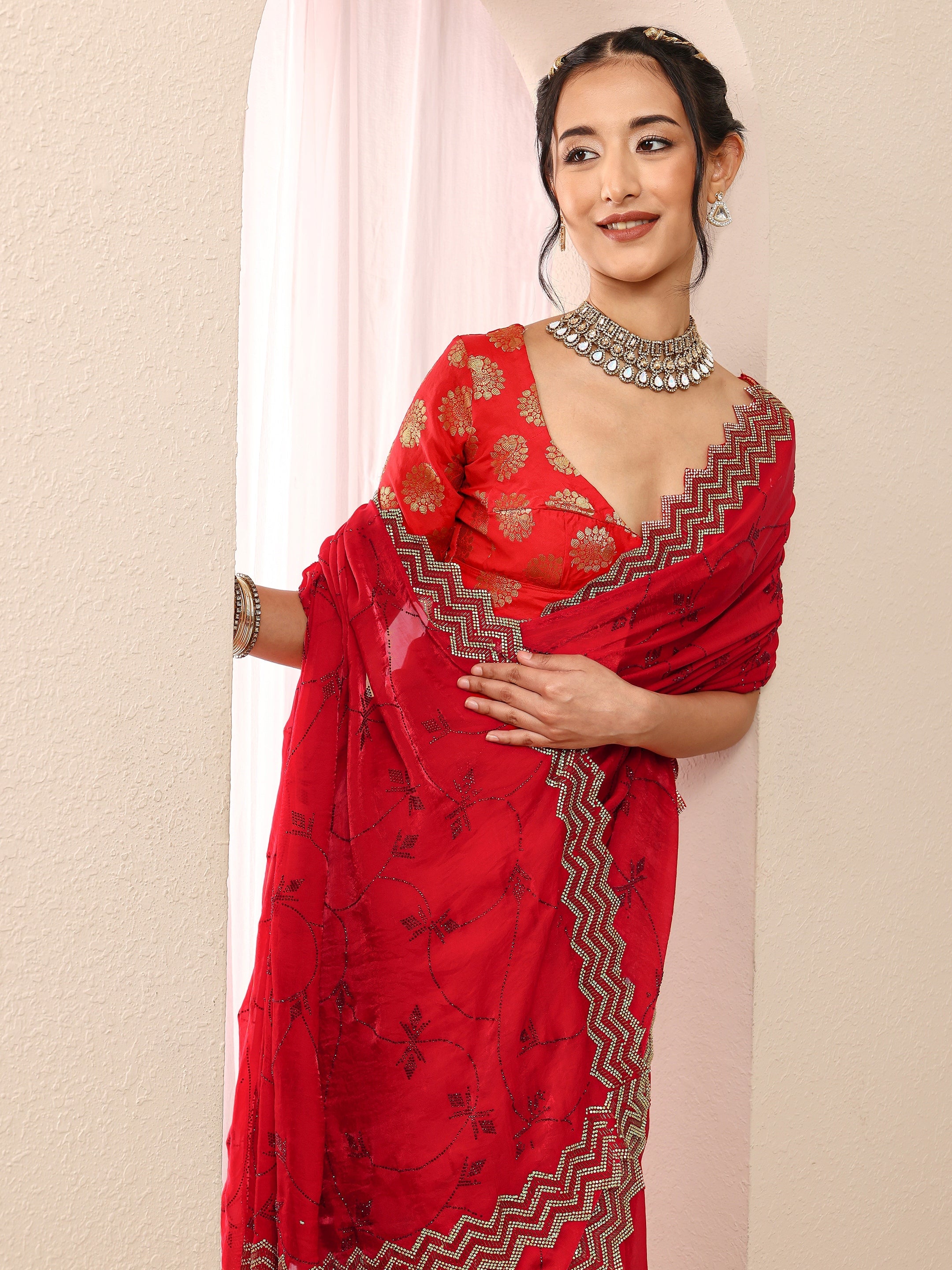 libas Red Ethnic Motif Embellished Silk Blend Saree With Unstitched Blouse Piece-picture-36