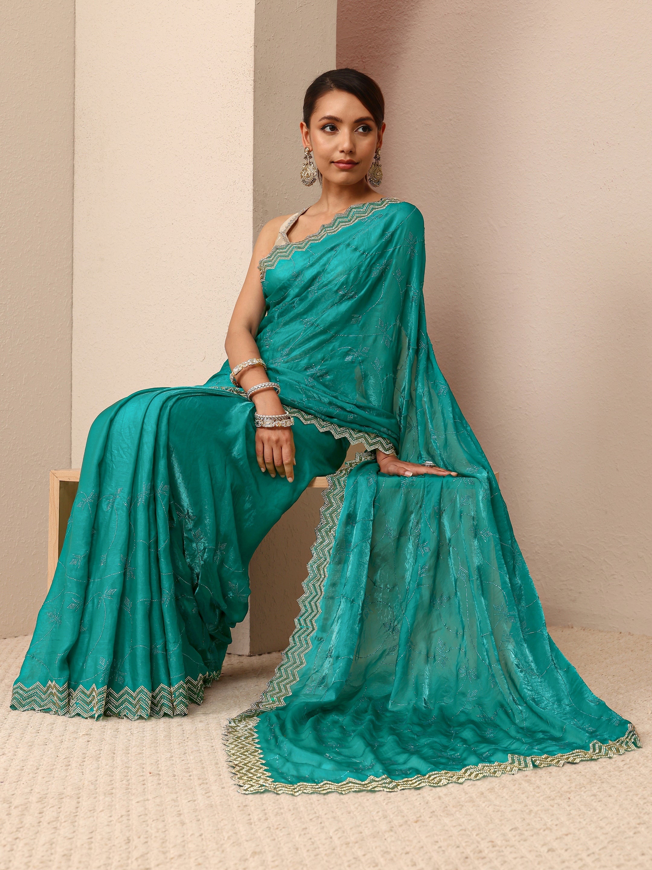 libas Green Embellished Silk Blend SareeWith Unstitched Blouse Piece-picture-33