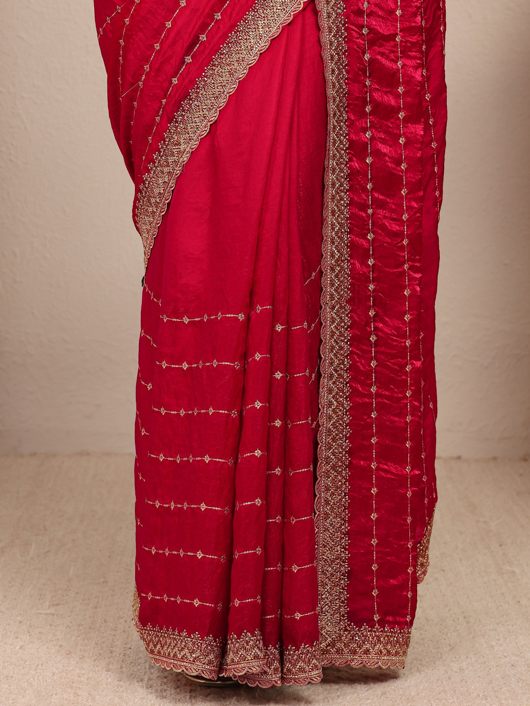  Red Embellished Silk Blend Saree
With Unstitched Blouse Piece 