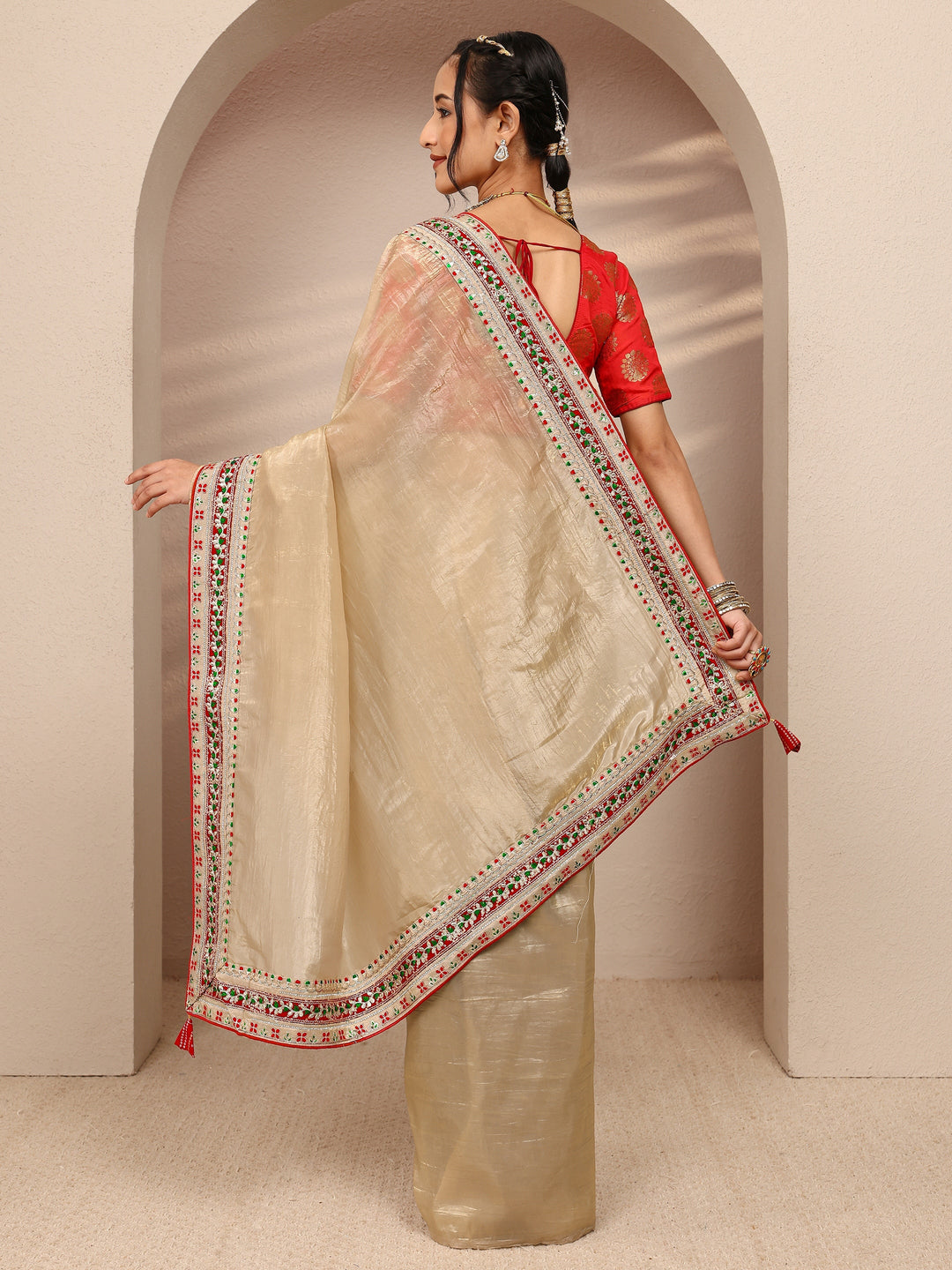  Gold Solid Silk Blend Saree With Unstitched Blouse Piece 