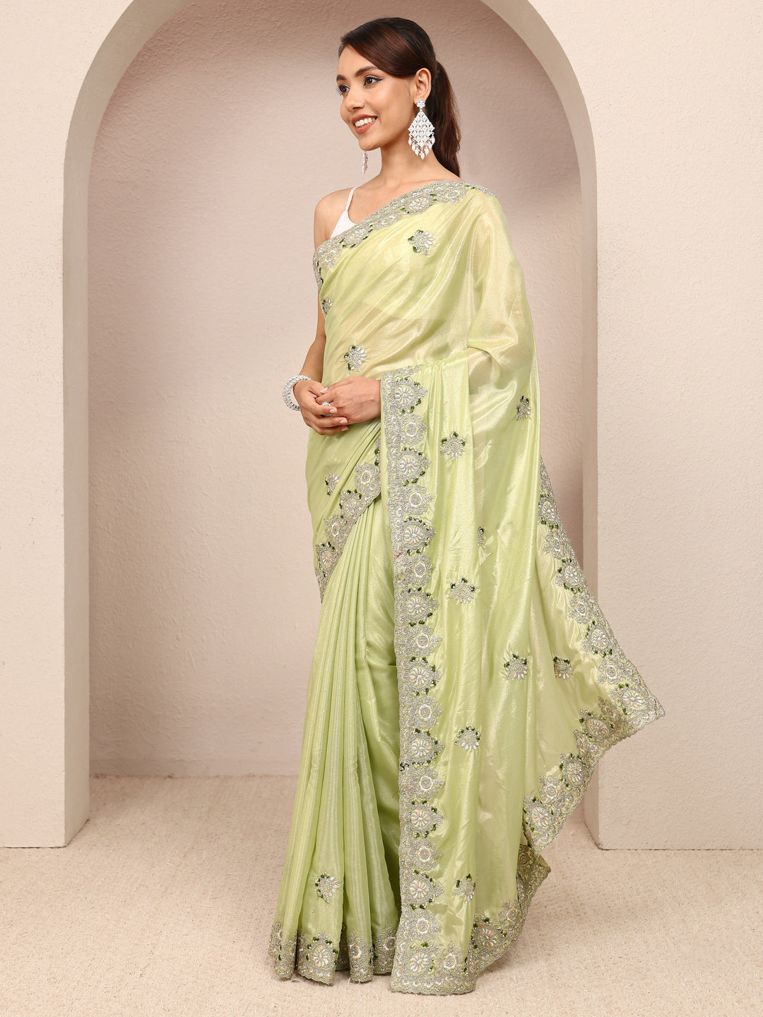  Green Floral Embroidered Silk Blend Saree 
With Unstitched Blouse Piece 