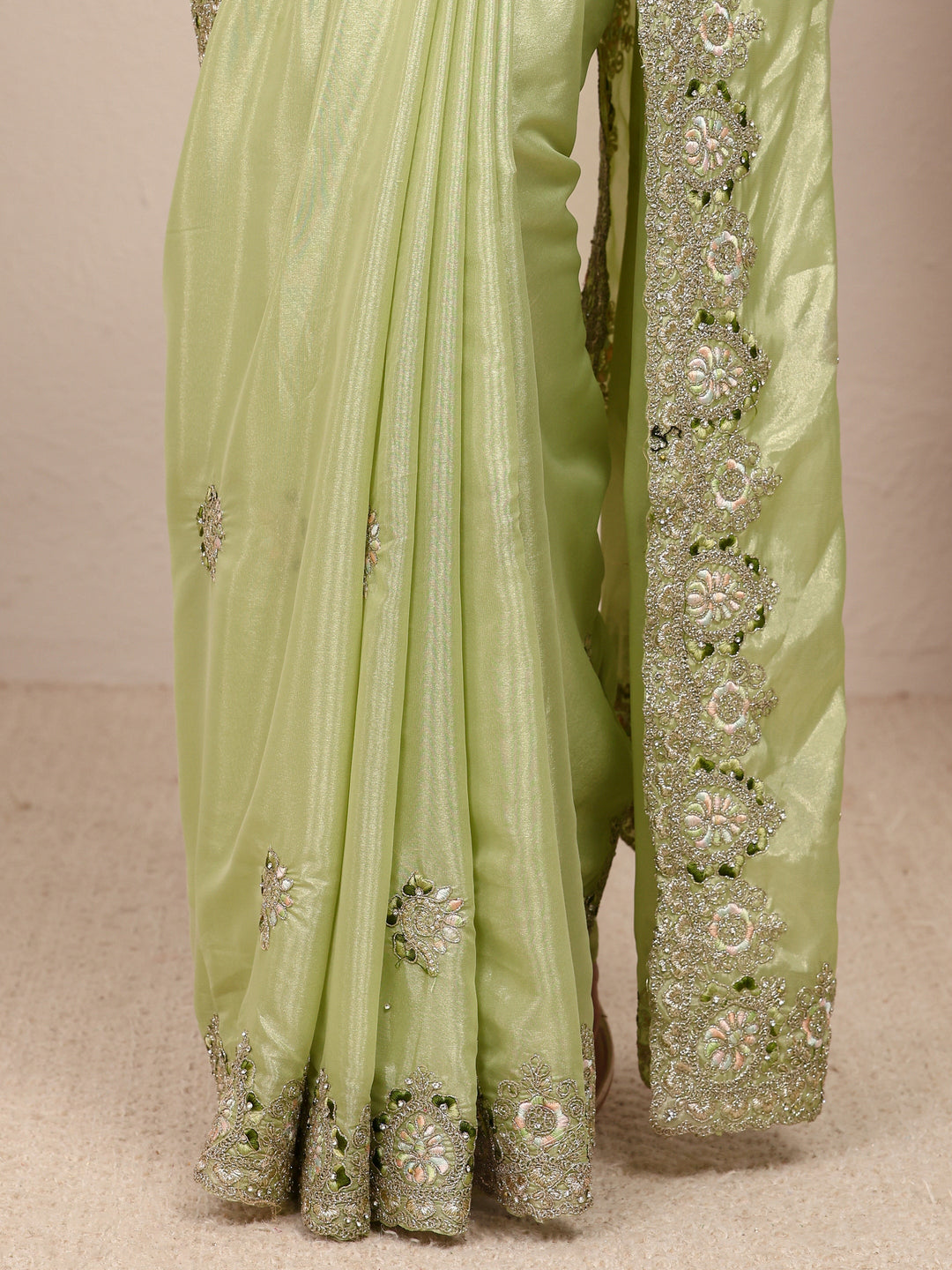  Green Floral Embroidered Silk Blend Saree 
With Unstitched Blouse Piece 