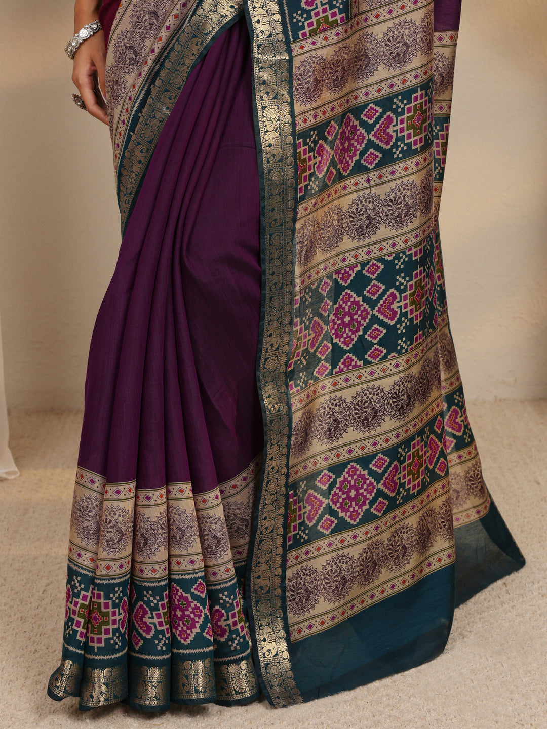 Burgundy Ethnic Printed Silk Blend Saree With Unstitched Blouse Piece 