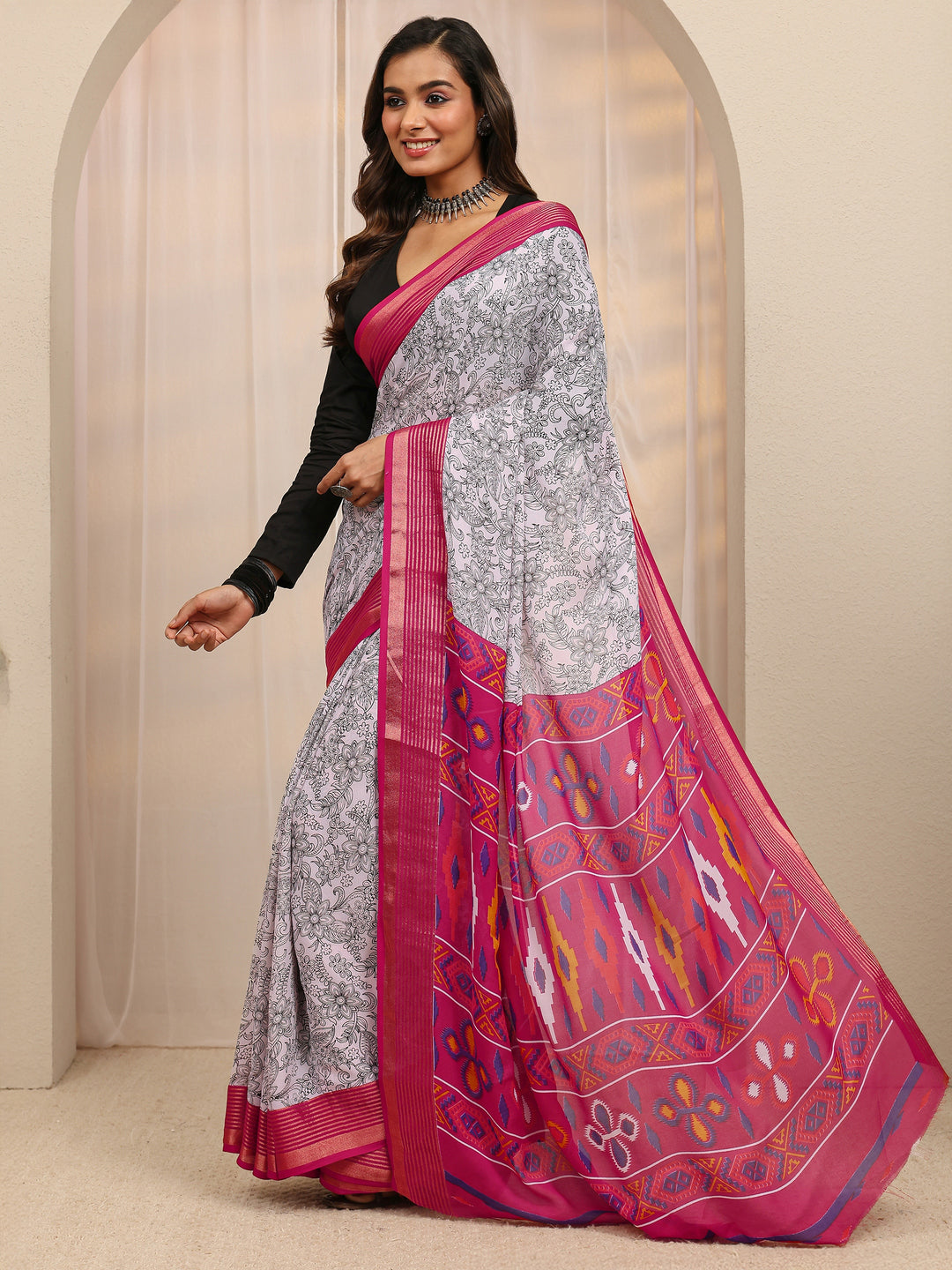  White Floral Printed Silk Blend Saree 
With Unstitched Blouse Piece 