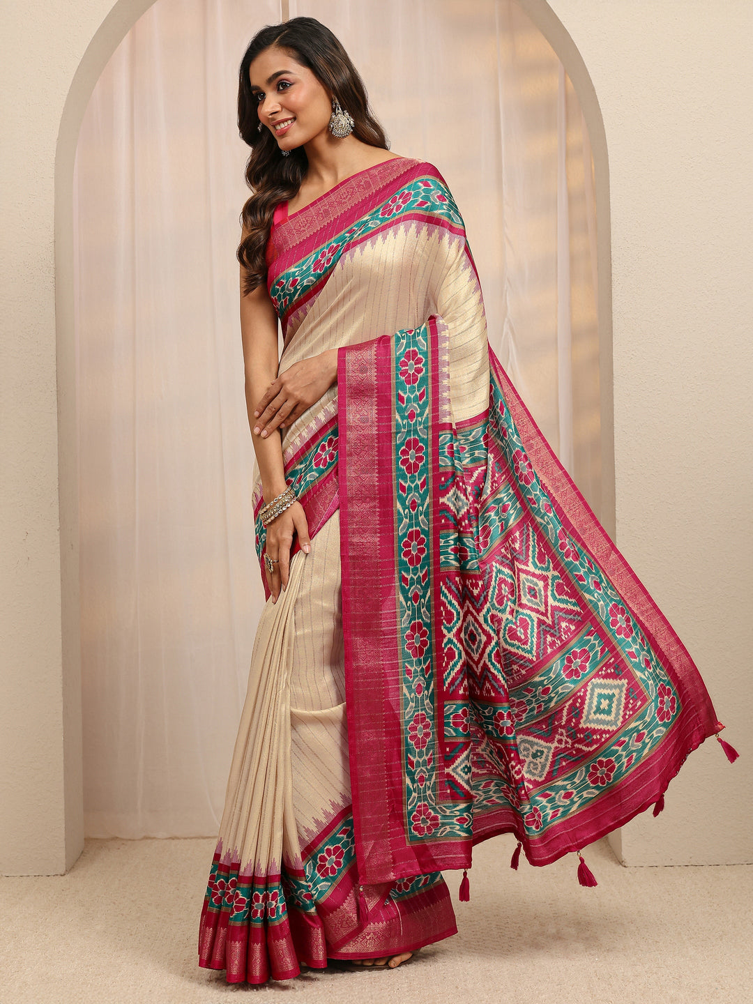  Beige Ethnic Printed Silk Blend Saree 
With Unstitched Blouse Piece 