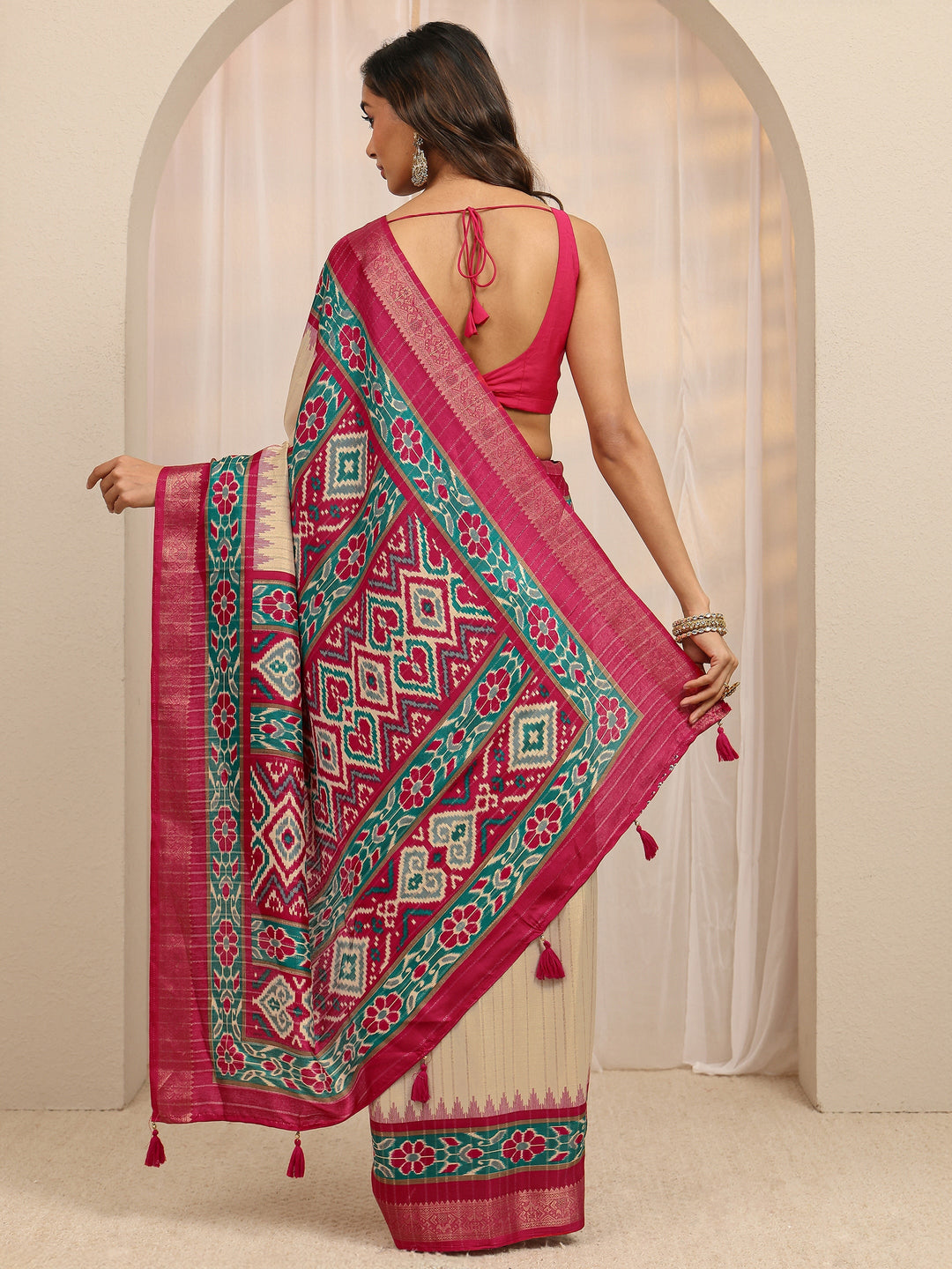  Beige Ethnic Printed Silk Blend Saree 
With Unstitched Blouse Piece 