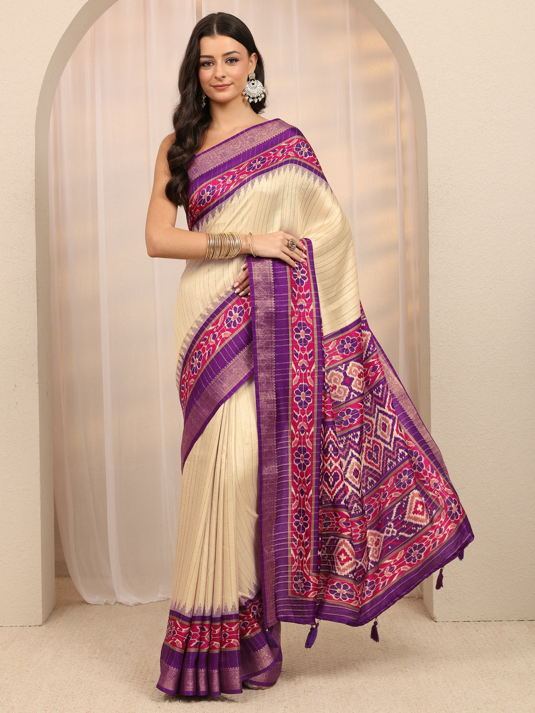  Beige Ethnic Printed Silk Blend Saree 
With Unstitched Blouse Piece 
