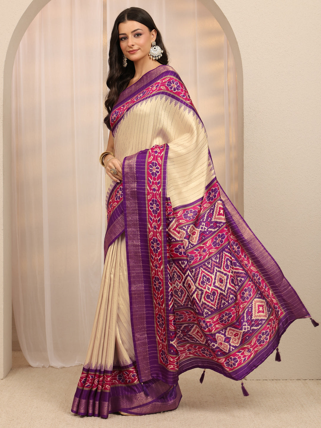  Beige Ethnic Printed Silk Blend Saree 
With Unstitched Blouse Piece 