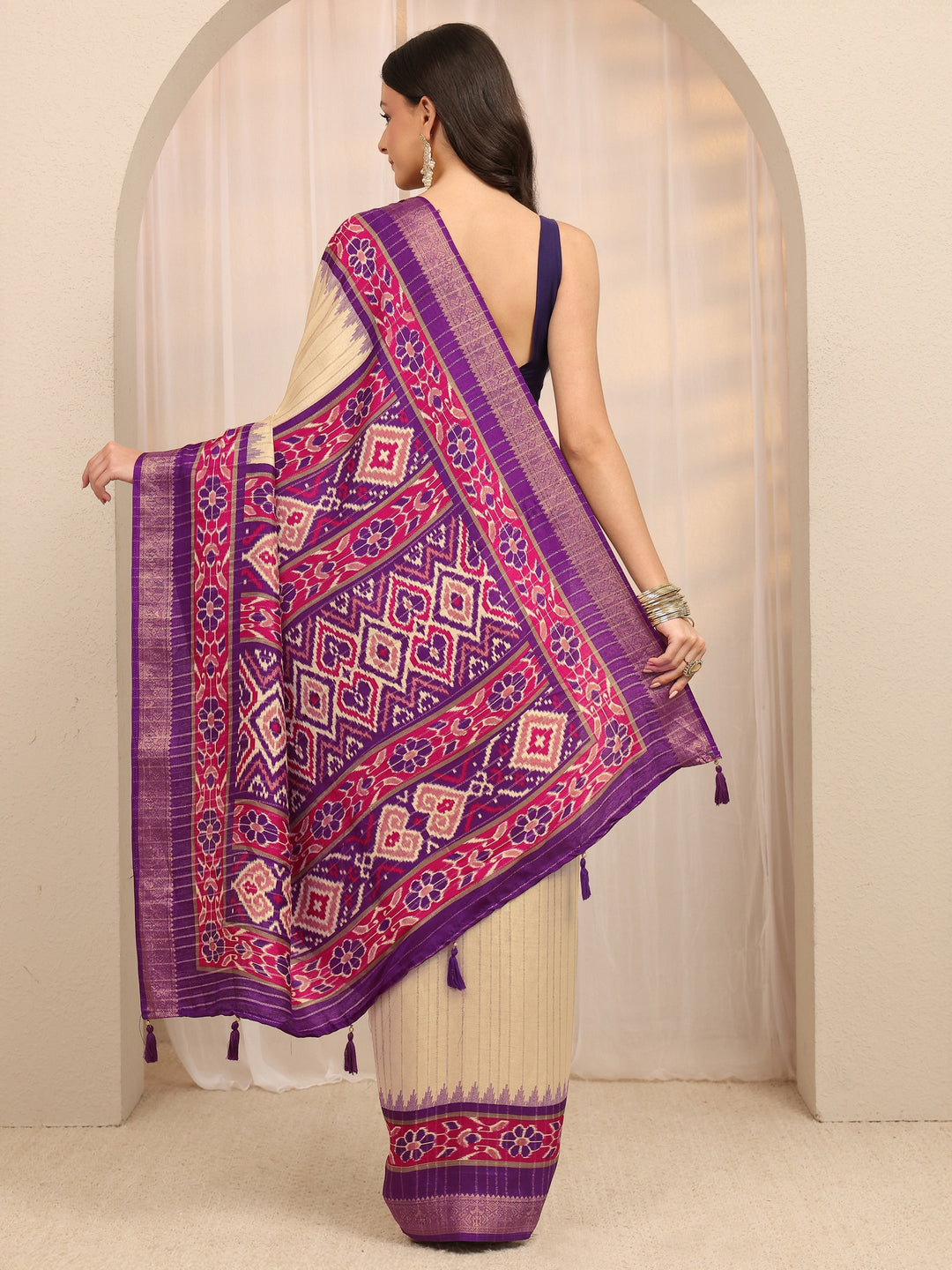  Beige Ethnic Printed Silk Blend Saree 
With Unstitched Blouse Piece 