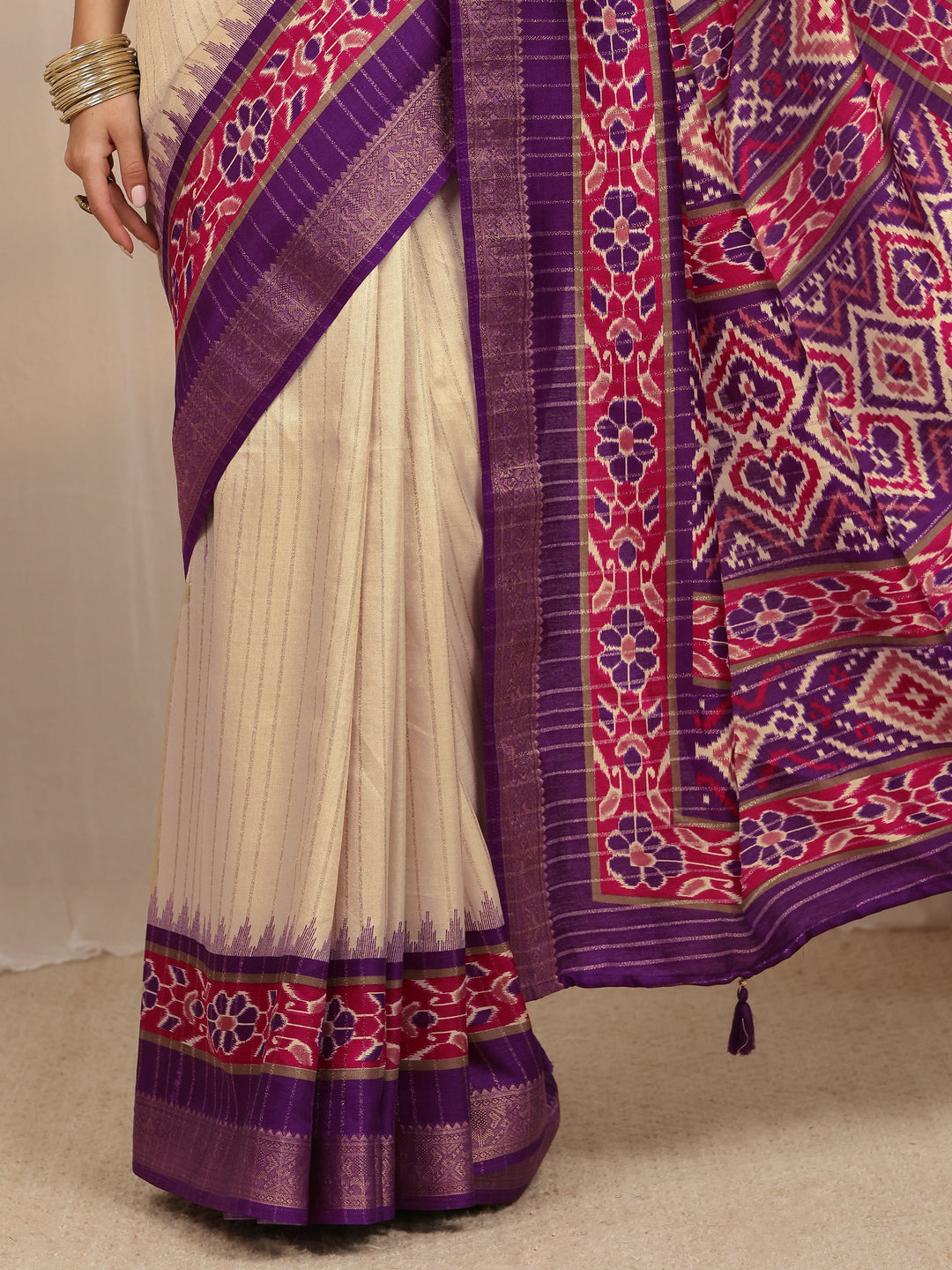  Beige Ethnic Printed Silk Blend Saree 
With Unstitched Blouse Piece 