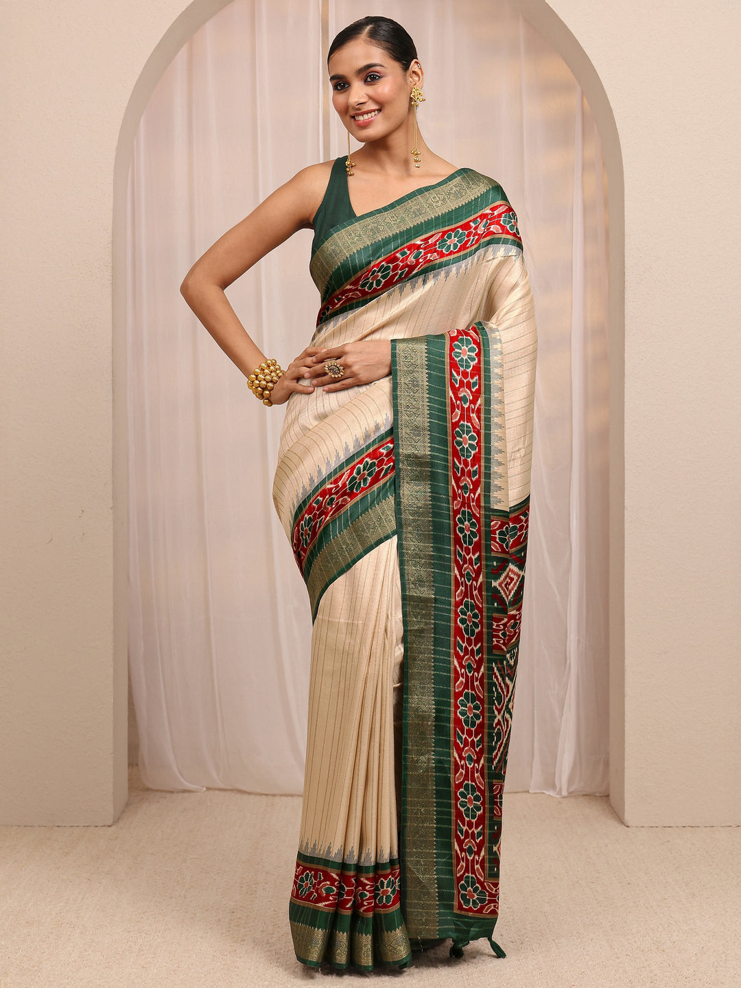  Beige Ethnic Printed Silk Blend Saree 
With Unstitched Blouse Piece 