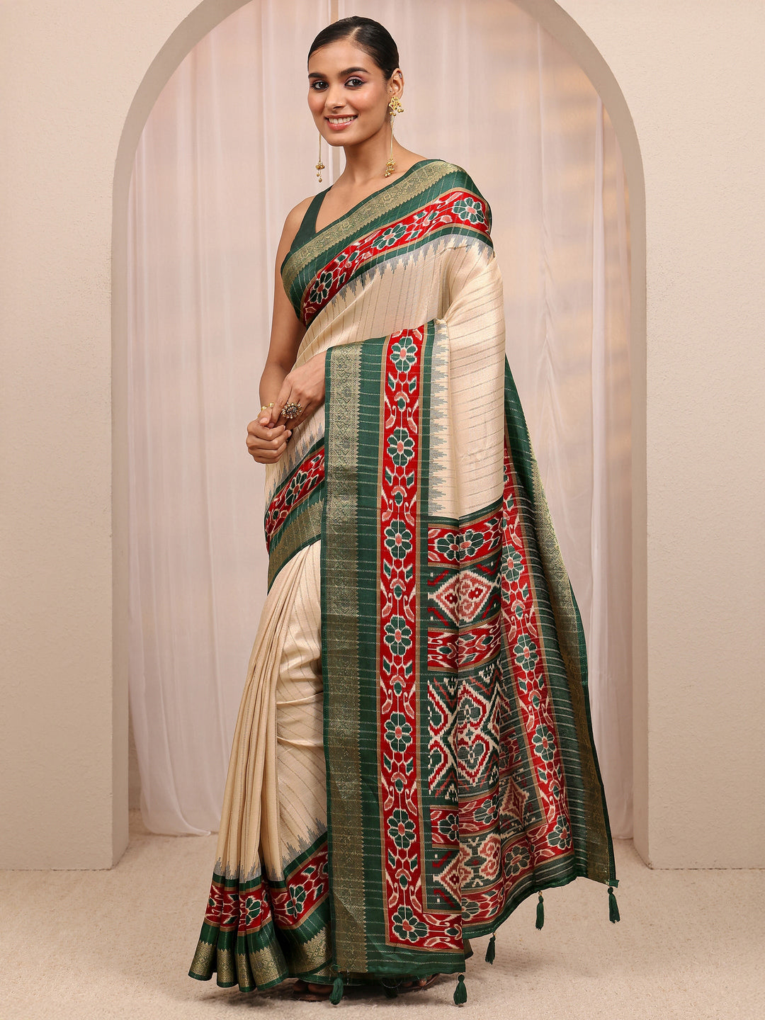  Beige Ethnic Printed Silk Blend Saree 
With Unstitched Blouse Piece 