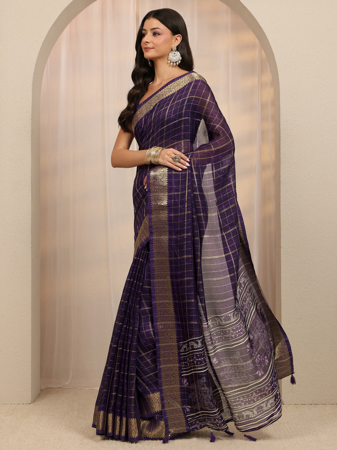  Purple Checkered Silk Blend Saree 
With Unstitched Blouse Piece 