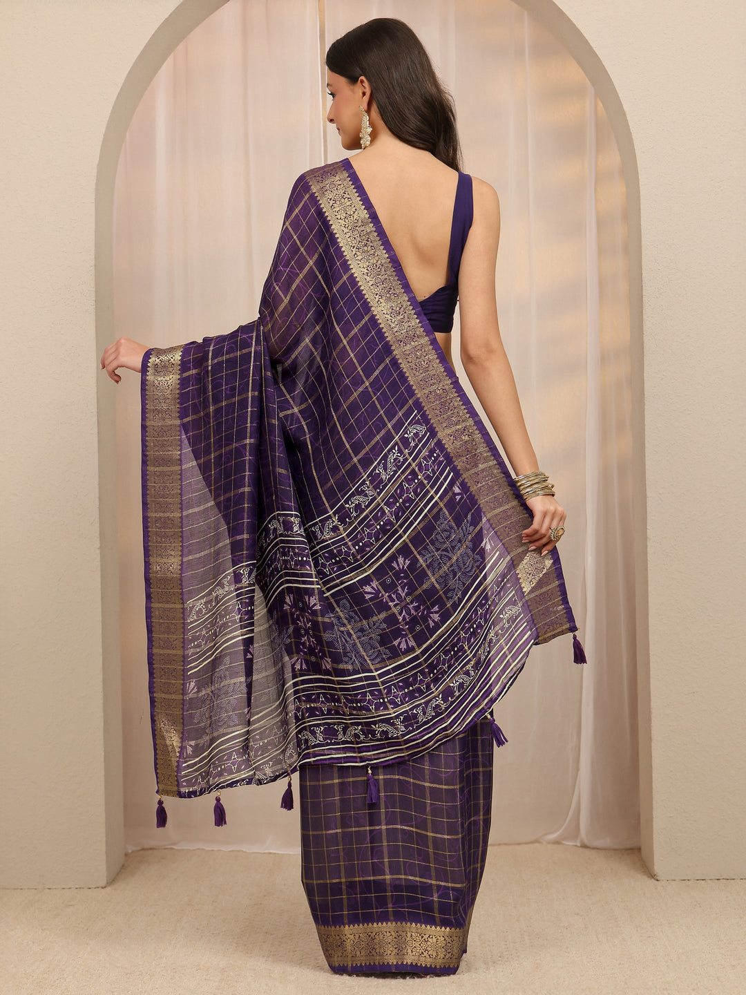  Purple Checkered Silk Blend Saree 
With Unstitched Blouse Piece 