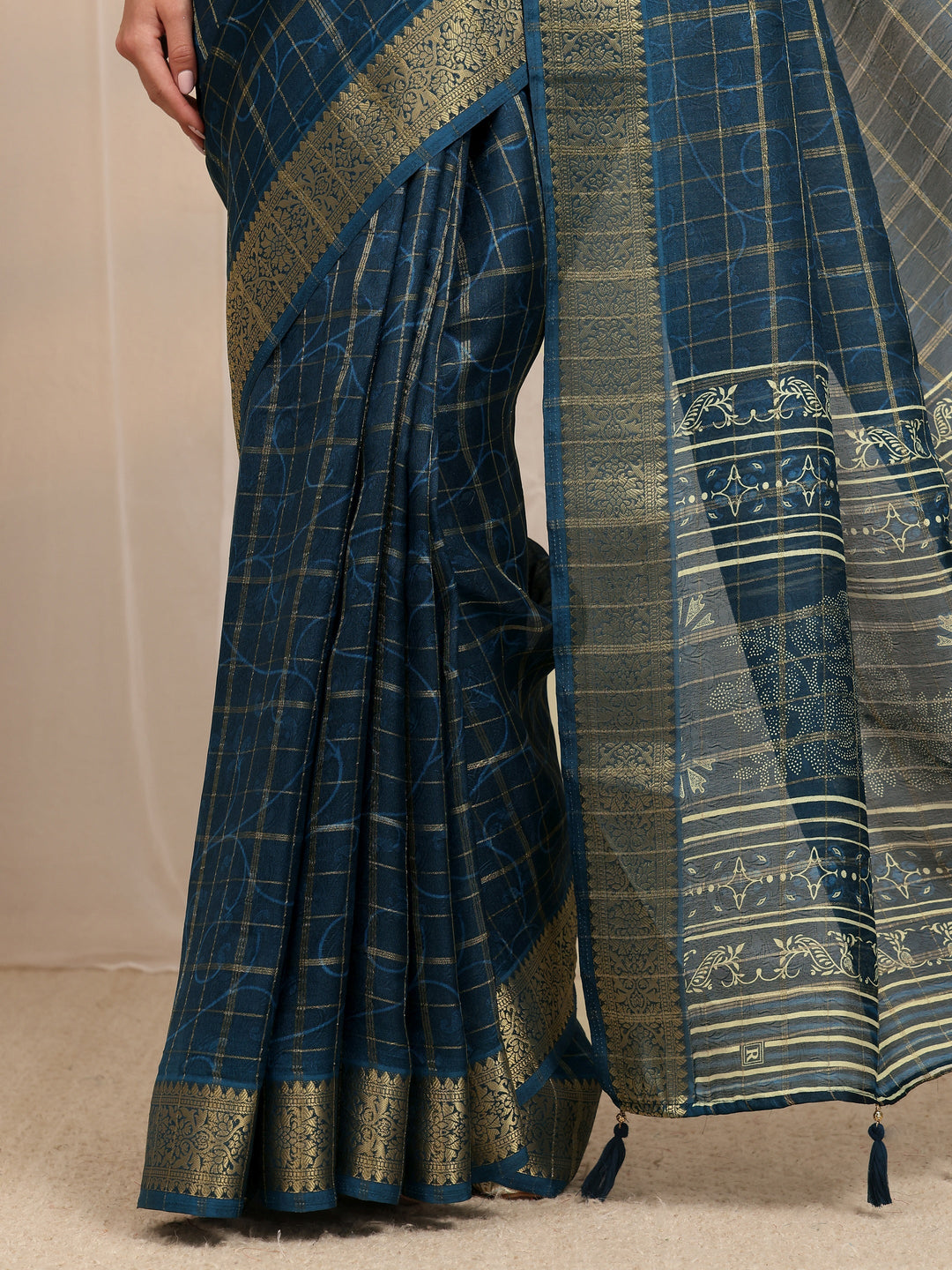  Navy Blue Patola Silk Blend Saree 
With Unstitched Blouse Piece 