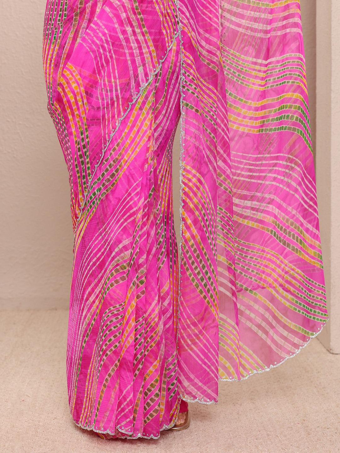  Pink Leheriya Printed Chiffon Saree
With Unstitched Blouse Piece 