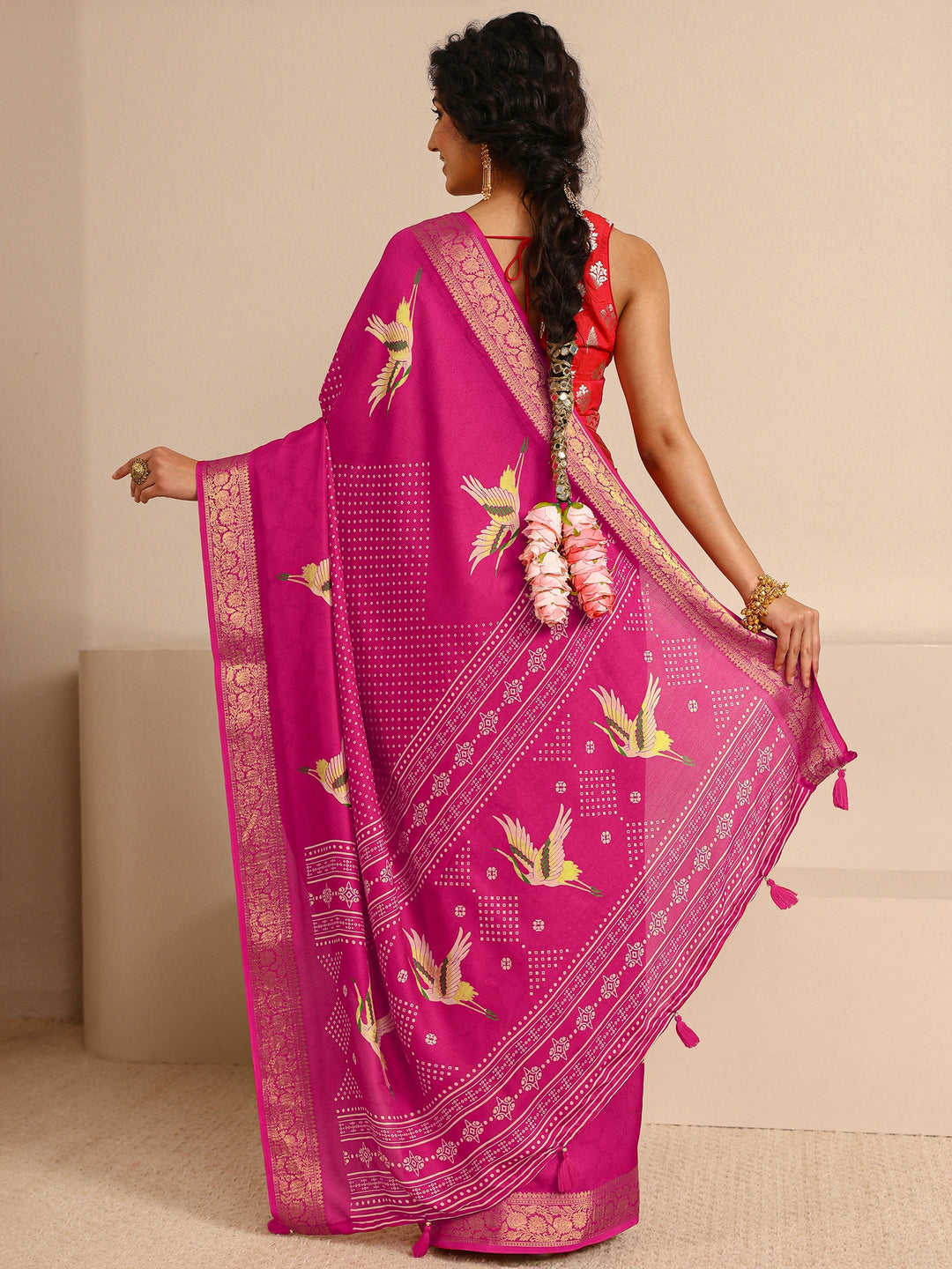  Pink Quirky Printed Silk Blend Saree With Unstitched Blouse Piece 
