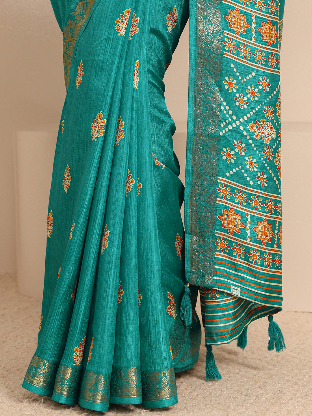  Green Ethnic Motifs Printed Silk Blend Saree With Unstitched Blouse Piece 