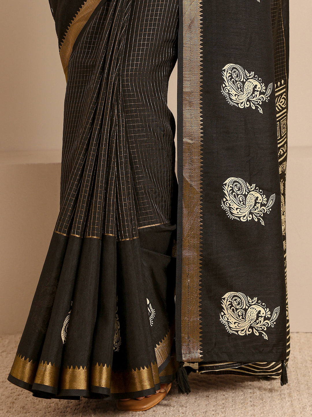  Black Ethnic Motifs Print Silk Blend Saree With Unstitched Blouse Piece 
