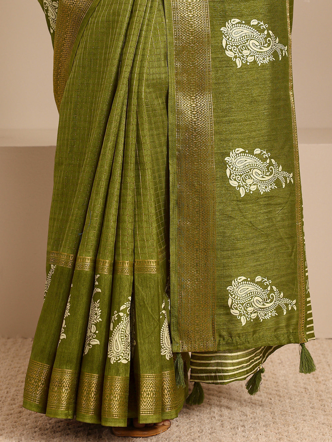  Green Paisley Print Silk Blend Saree With Unstitched Blouse Piece 