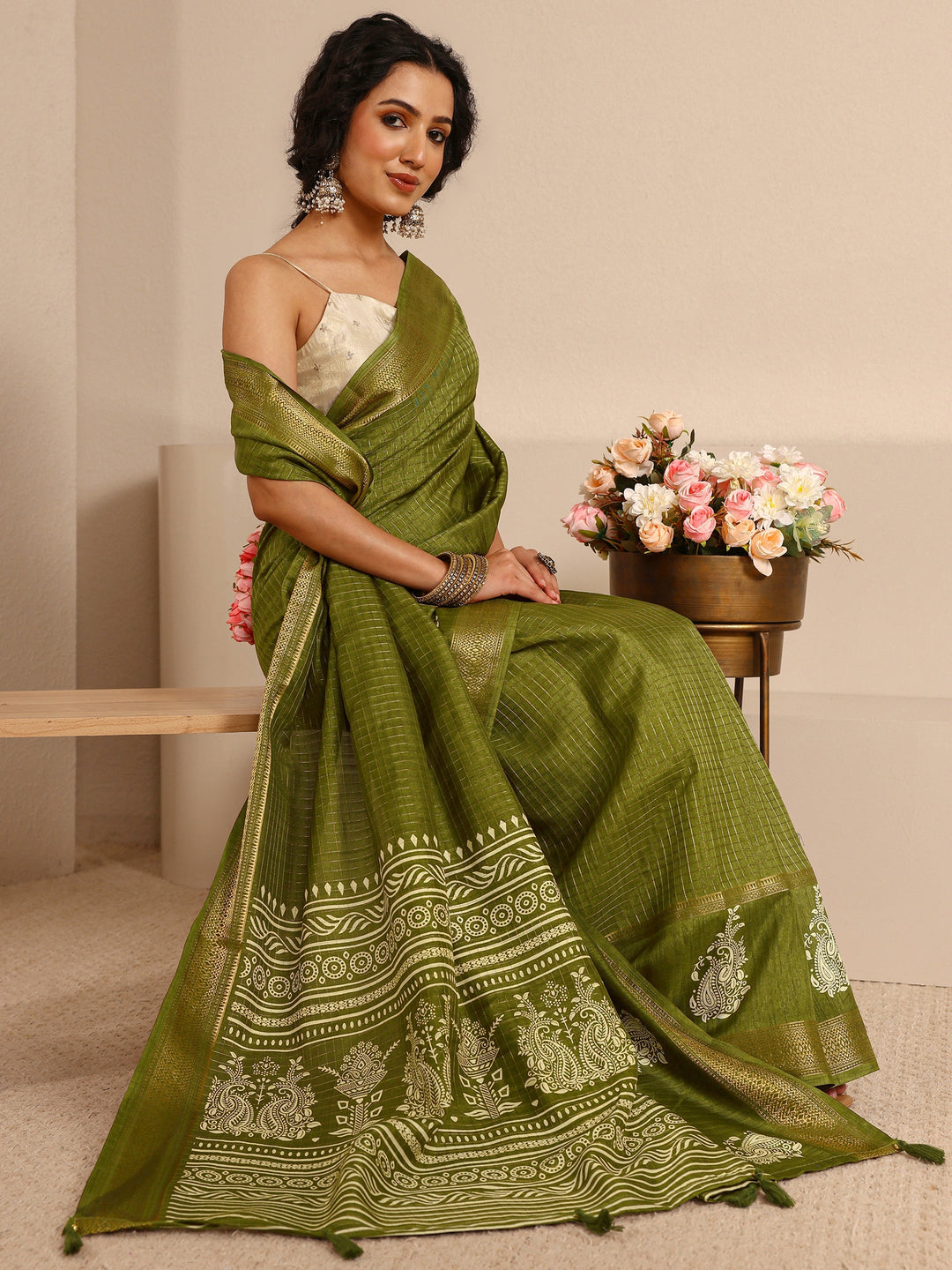 Green Paisley Print Silk Blend Saree With Unstitched Blouse Piece