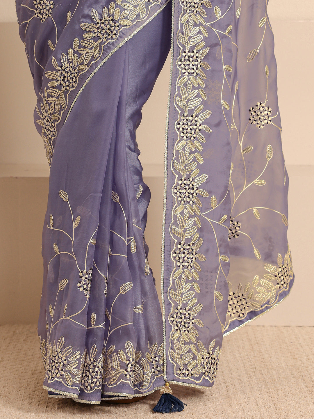  Lavender Floral Embellished Silk Blend Saree With Unstitched Blouse Piece 