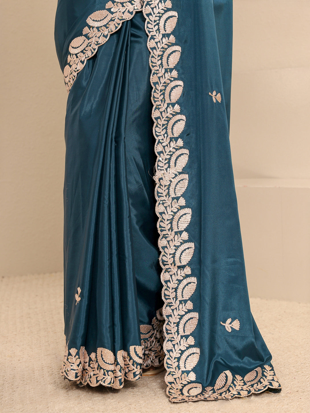  Teal Embroidered Silk Blend Saree With Unstitched Blouse Piece 