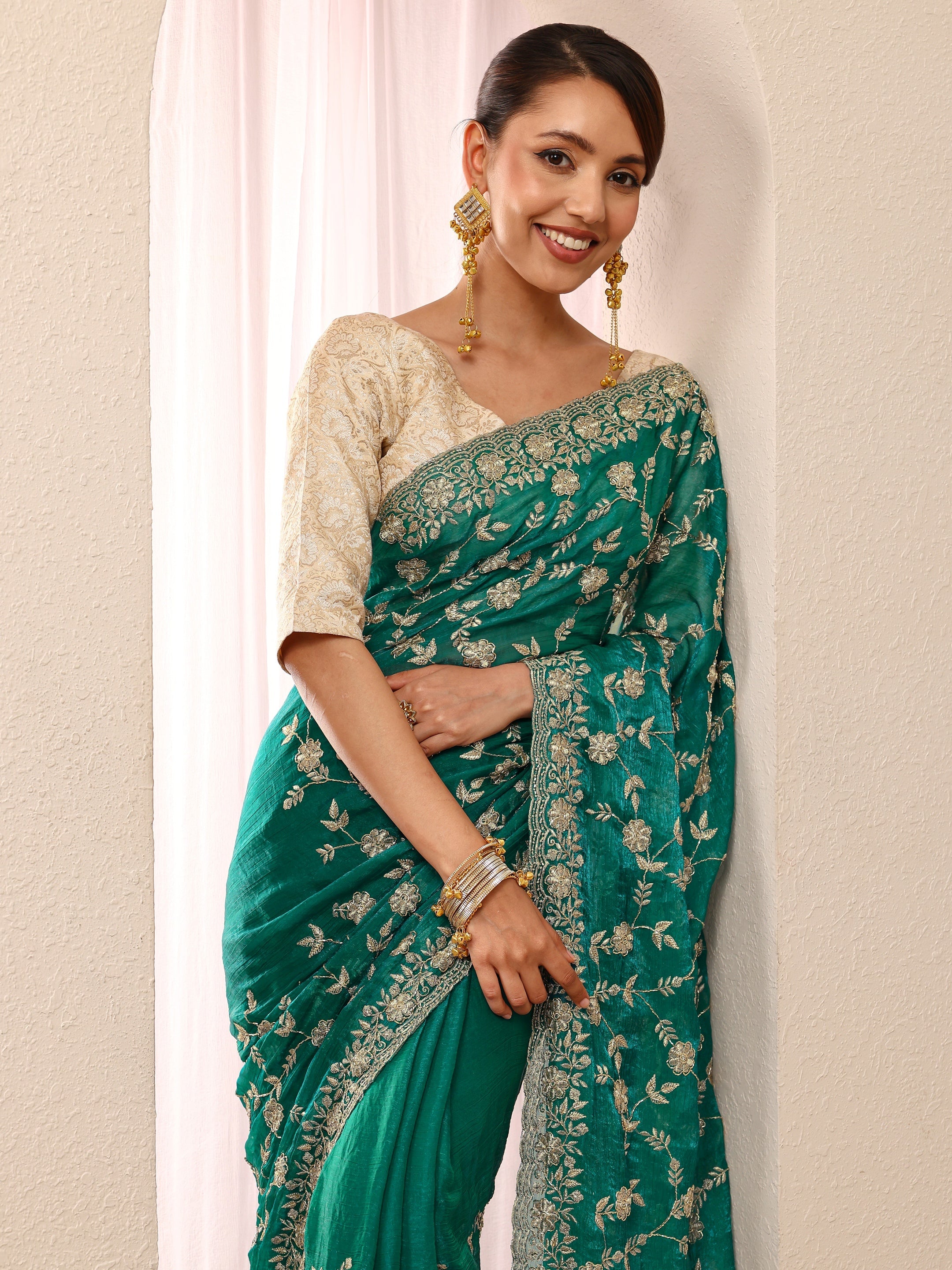 libas Green Floral Embellished Chiffon SareeWith Unstitched Blouse Piece-picture-30